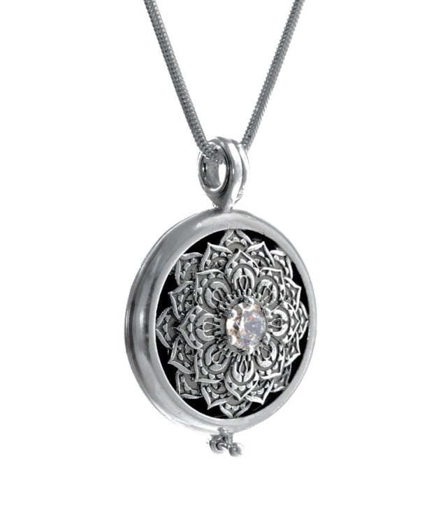 Personalizowany naszyjnik puzderko mandala z cyrkonią ze srebra