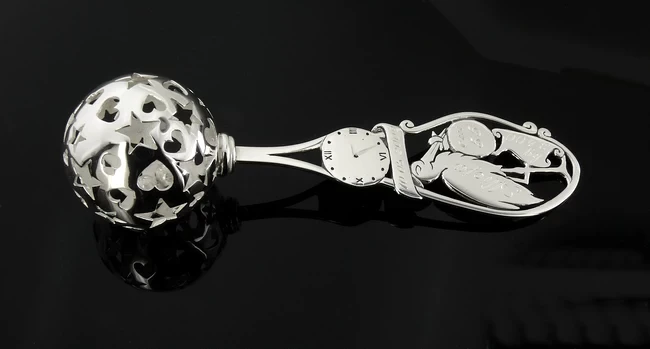 Grzechotka ze srebra z grawerunkiem pamiątka z okazji Chrztu od dziadków - wzór Bocian