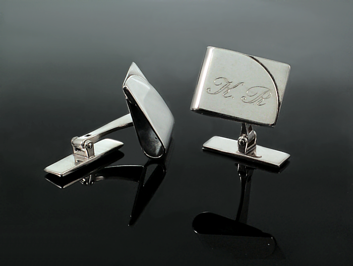 eleganckie srebrne spinki do mankietów grawerunek